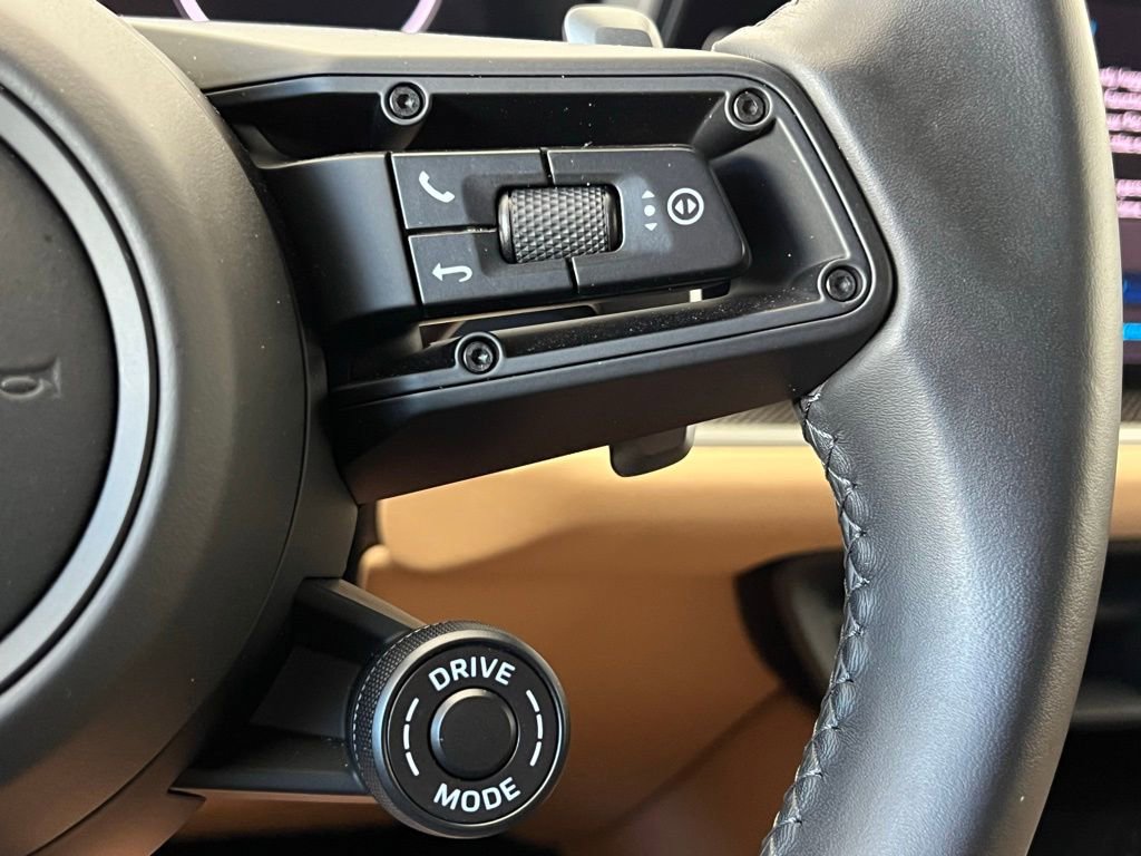 Certified 2024 Porsche Cayenne Turbo image 8