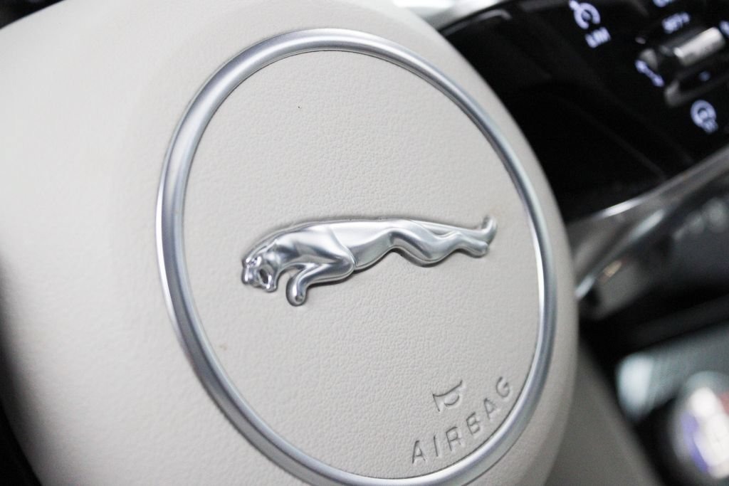 Used 2022 Jaguar F-PACE S AWD/4WD image 41
