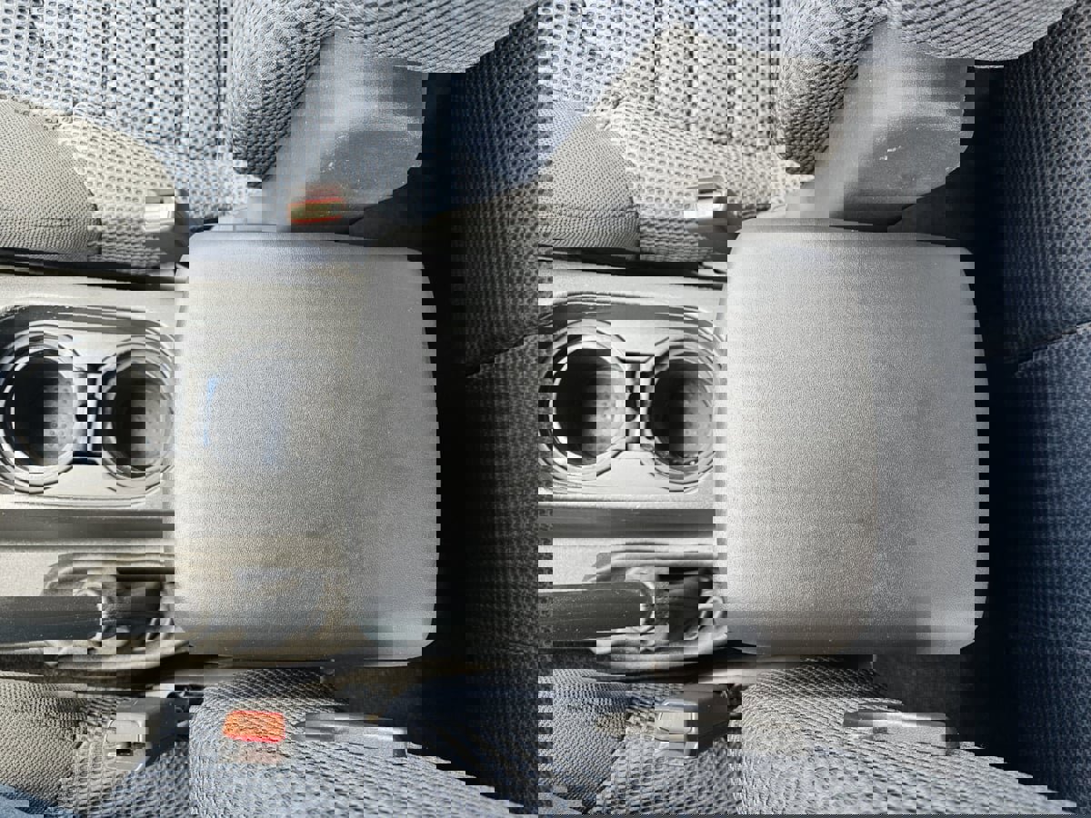 Used 2005 Nissan Xterra Off-Road image 16