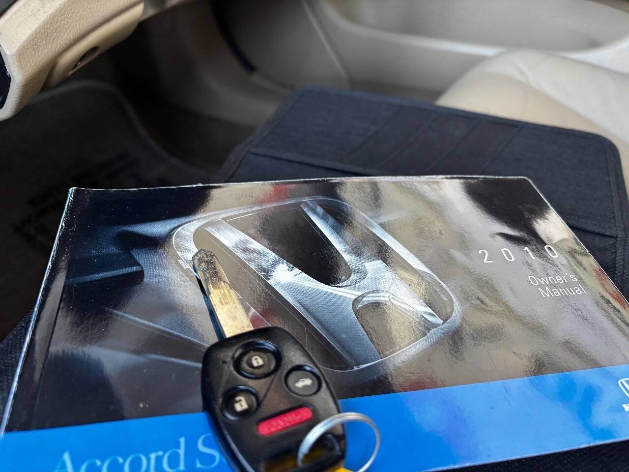 Used 2010 Honda Accord EX-L image 31