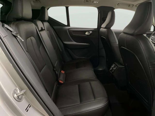 Used 2025 Volvo XC40 B5 Plus image 78