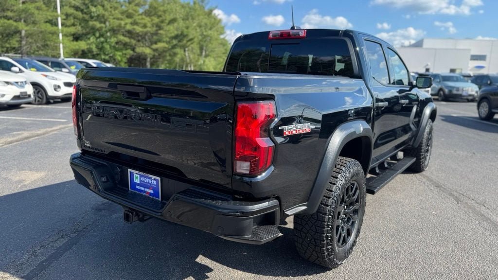 Used 2024 Chevrolet Colorado Trail Boss w/ Advanced Trailering Package AWD/4WD image 6