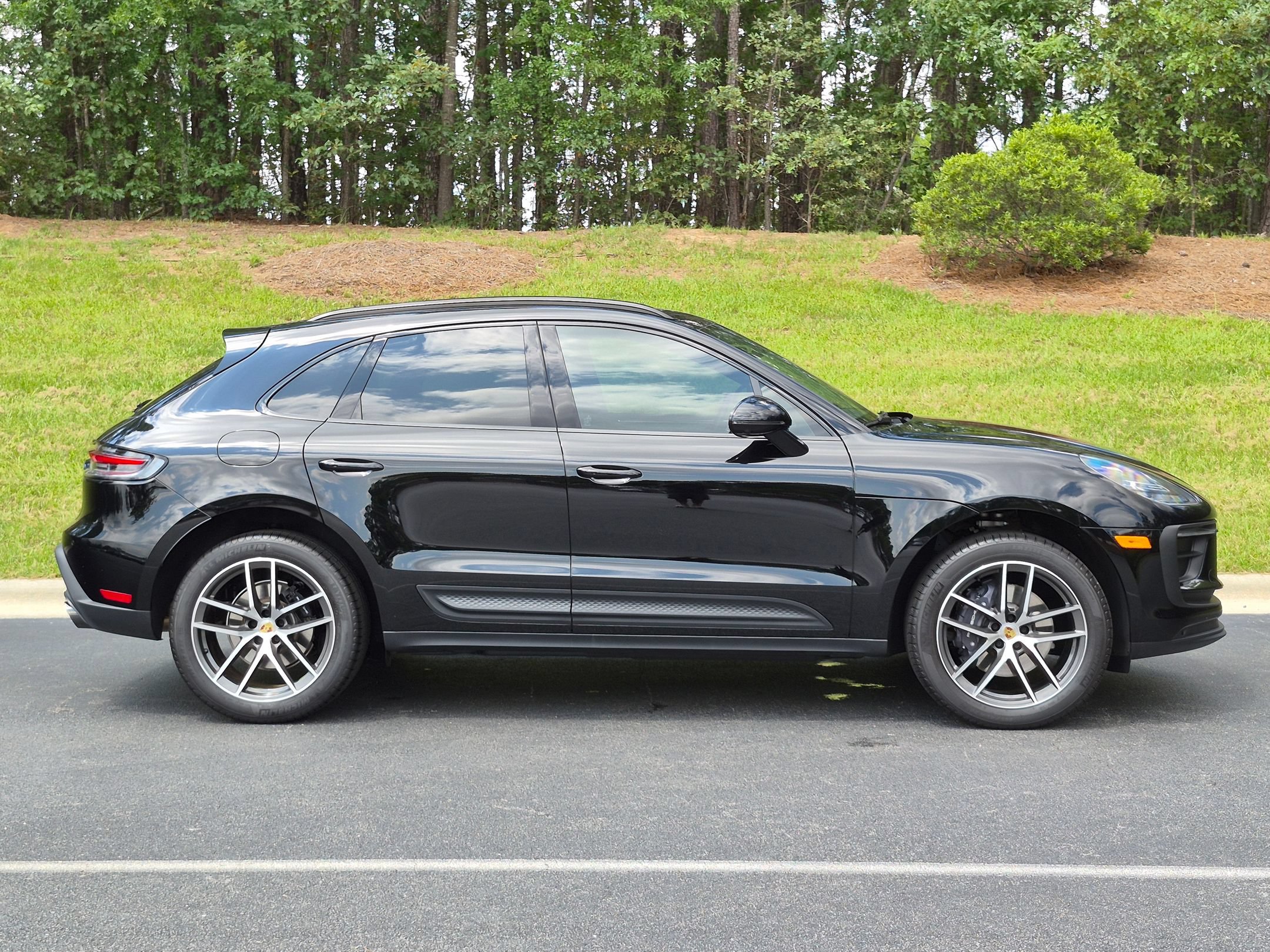 Certified 2026 Porsche Macan AWD/4WD image 31