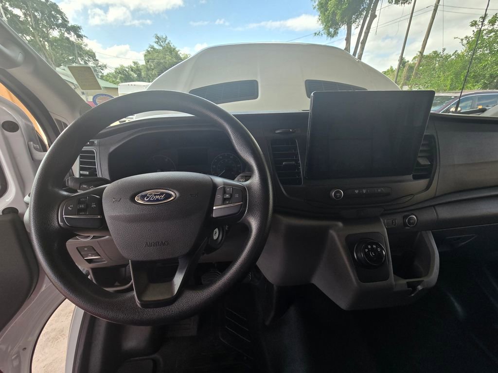 Used 2022 Ford E-Transit Medium Roof RWD image 4