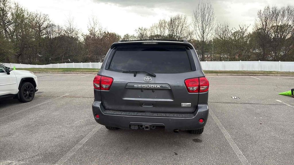 Used 2017 Toyota Sequoia SR5 w/ Premium Package image 4