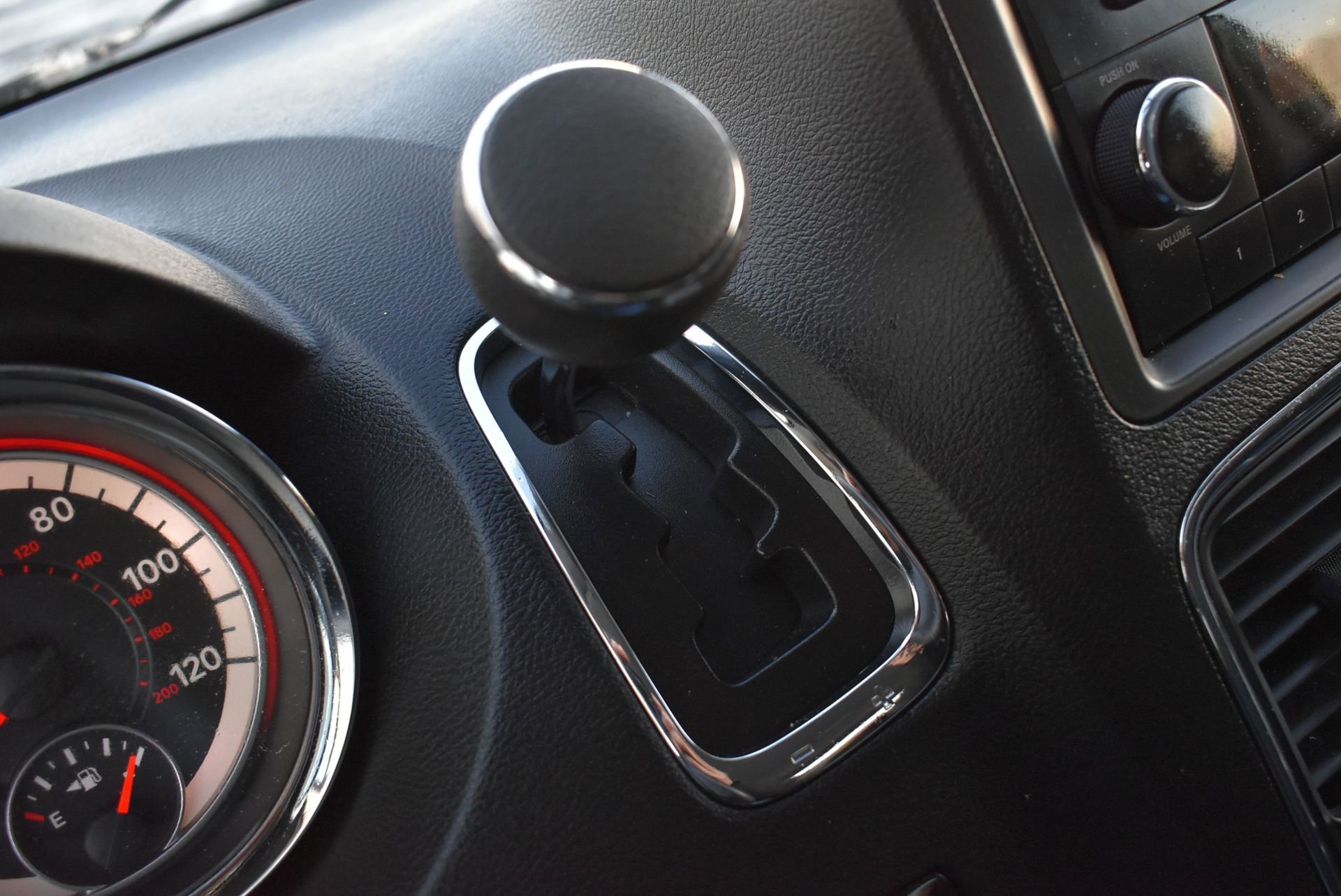 Used 2016 Dodge Grand Caravan SXT image 31