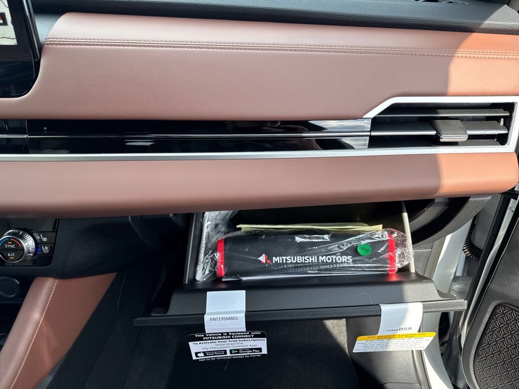New 2026 Mitsubishi Outlander SEL FWD image 24