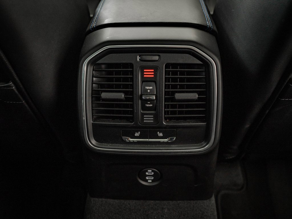 Certified 2024 Porsche Macan image 52