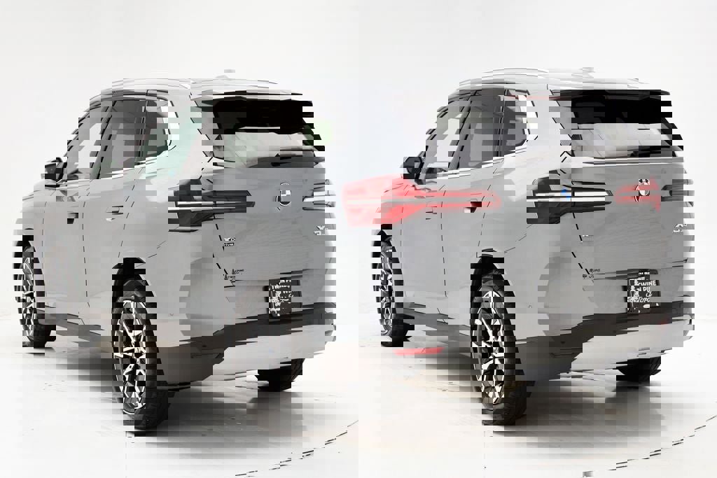 Used 2025 BMW X3 xDrive30i w/ Premium Package image 7