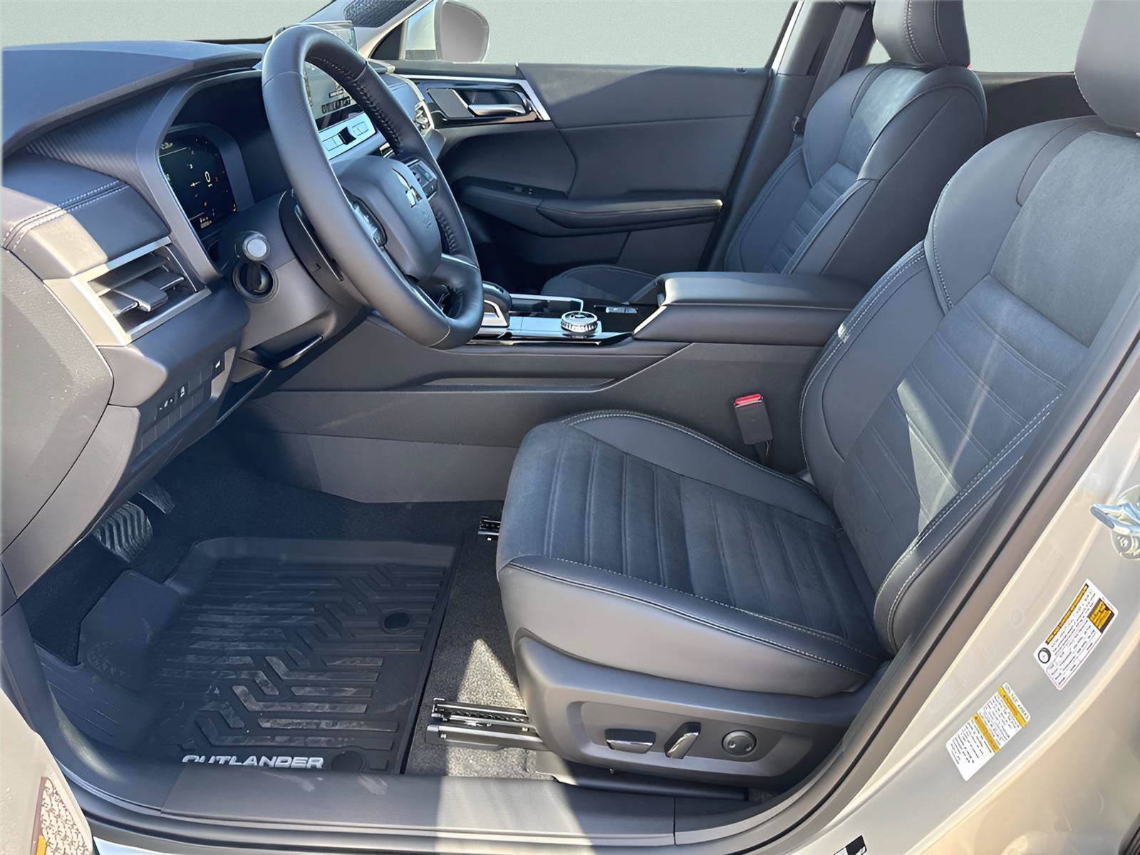 New 2026 Mitsubishi Outlander SE FWD image 24