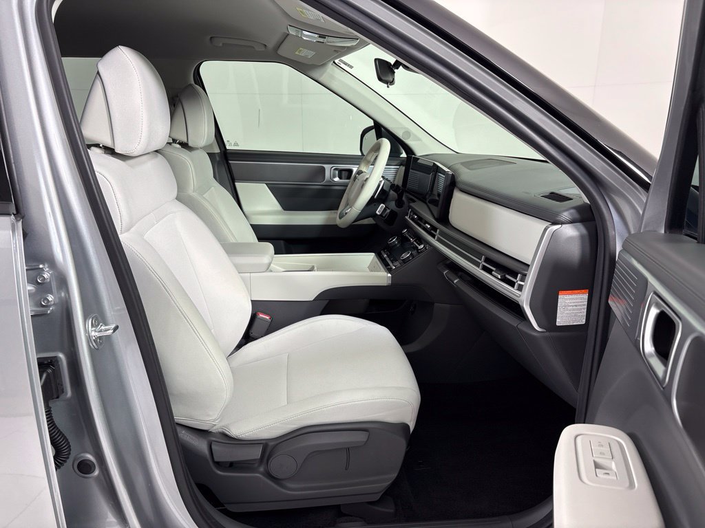 New 2026 Hyundai Santa Fe SE FWD image 12