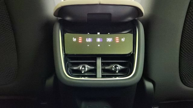 New 2026 Volvo EX90 Plus AWD/4WD image 31