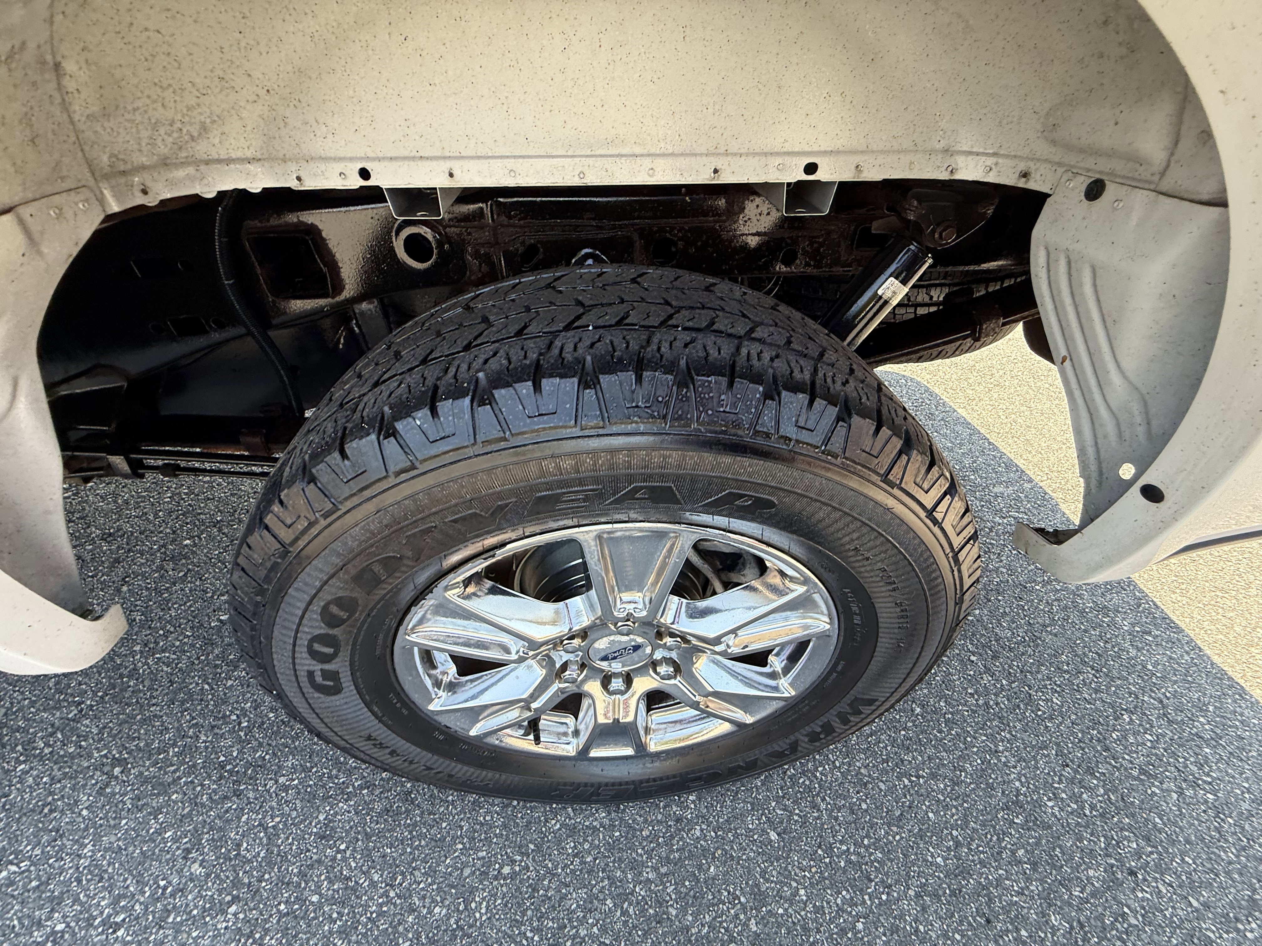 Used 2015 Ford F150 Lariat image 41