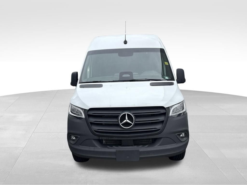 Used 2025 Mercedes-Benz Sprinter 2500 image 2