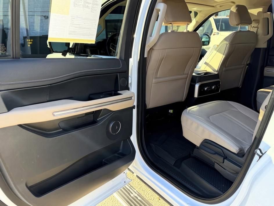 Used 2023 Ford Expedition Max Limited image 13
