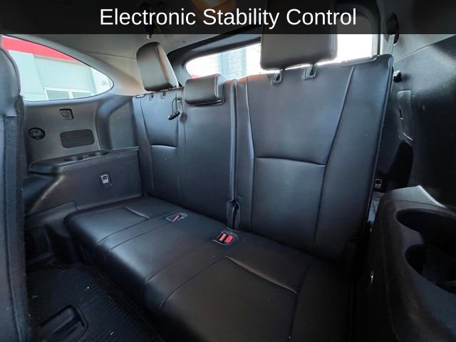 Used 2022 Toyota Highlander XLE image 3