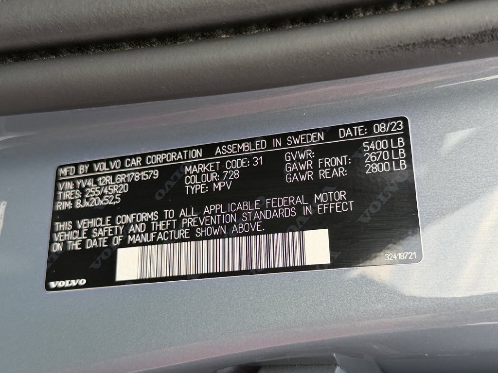 Certified 2024 Volvo XC60 B5 Plus w/ Protection Package Premier AWD/4WD image 30