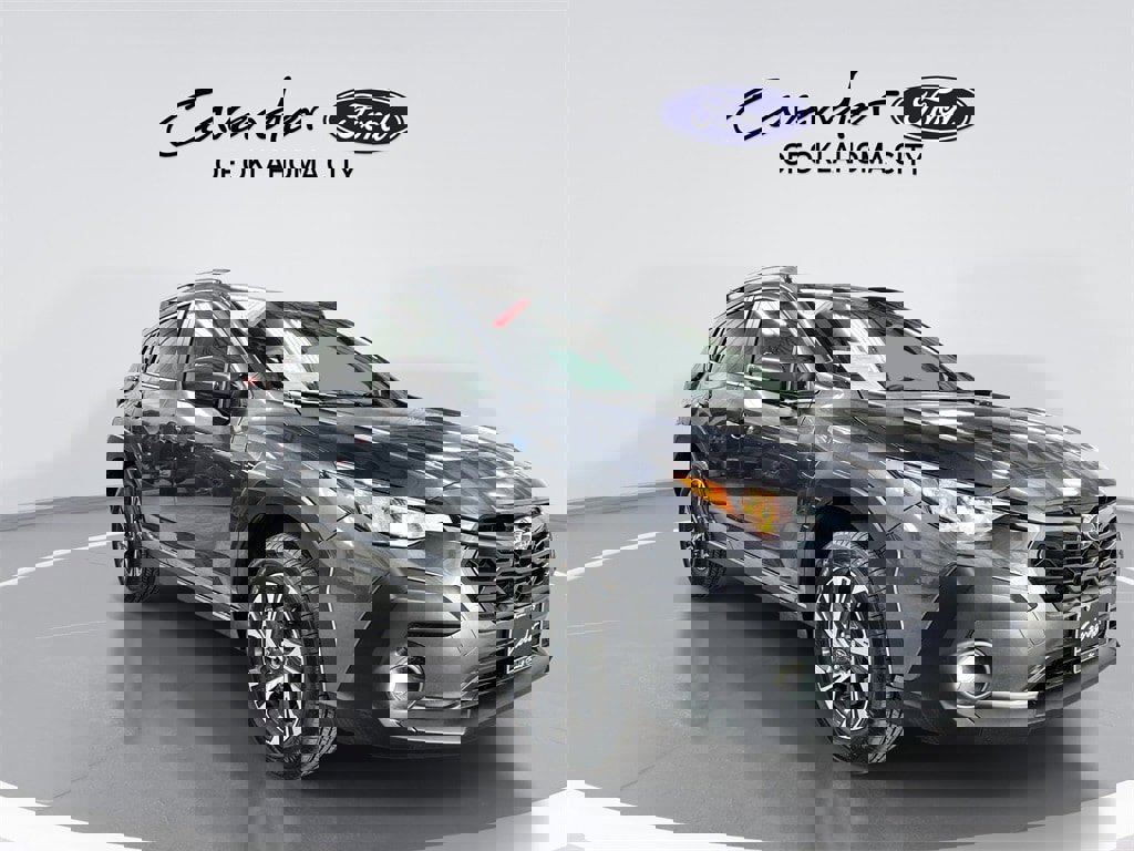 Used 2025 Subaru Crosstrek 2.0i Premium image 2