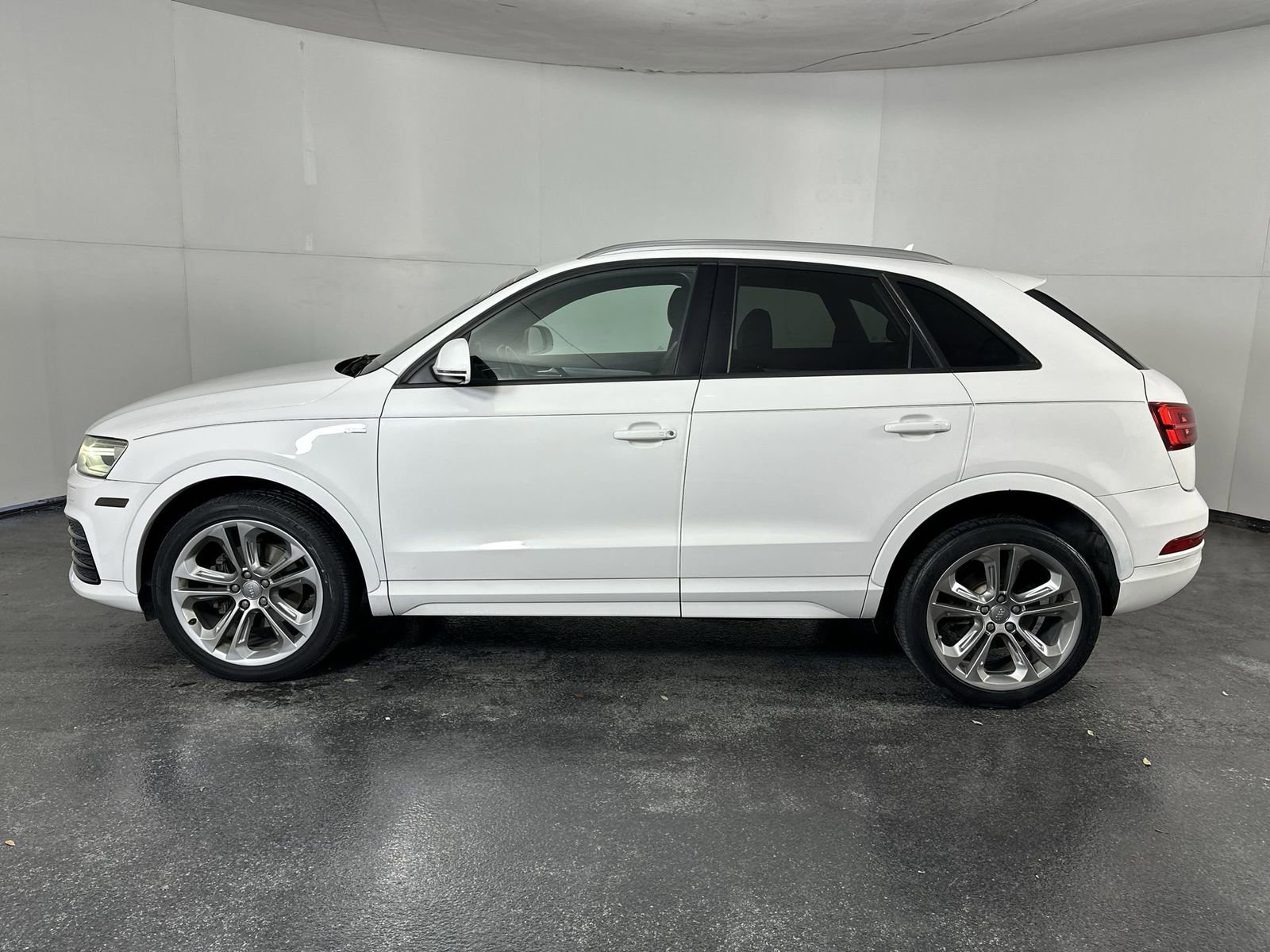 Used 2018 Audi Q3 2.0T Premium w/ Convenience Package image 8