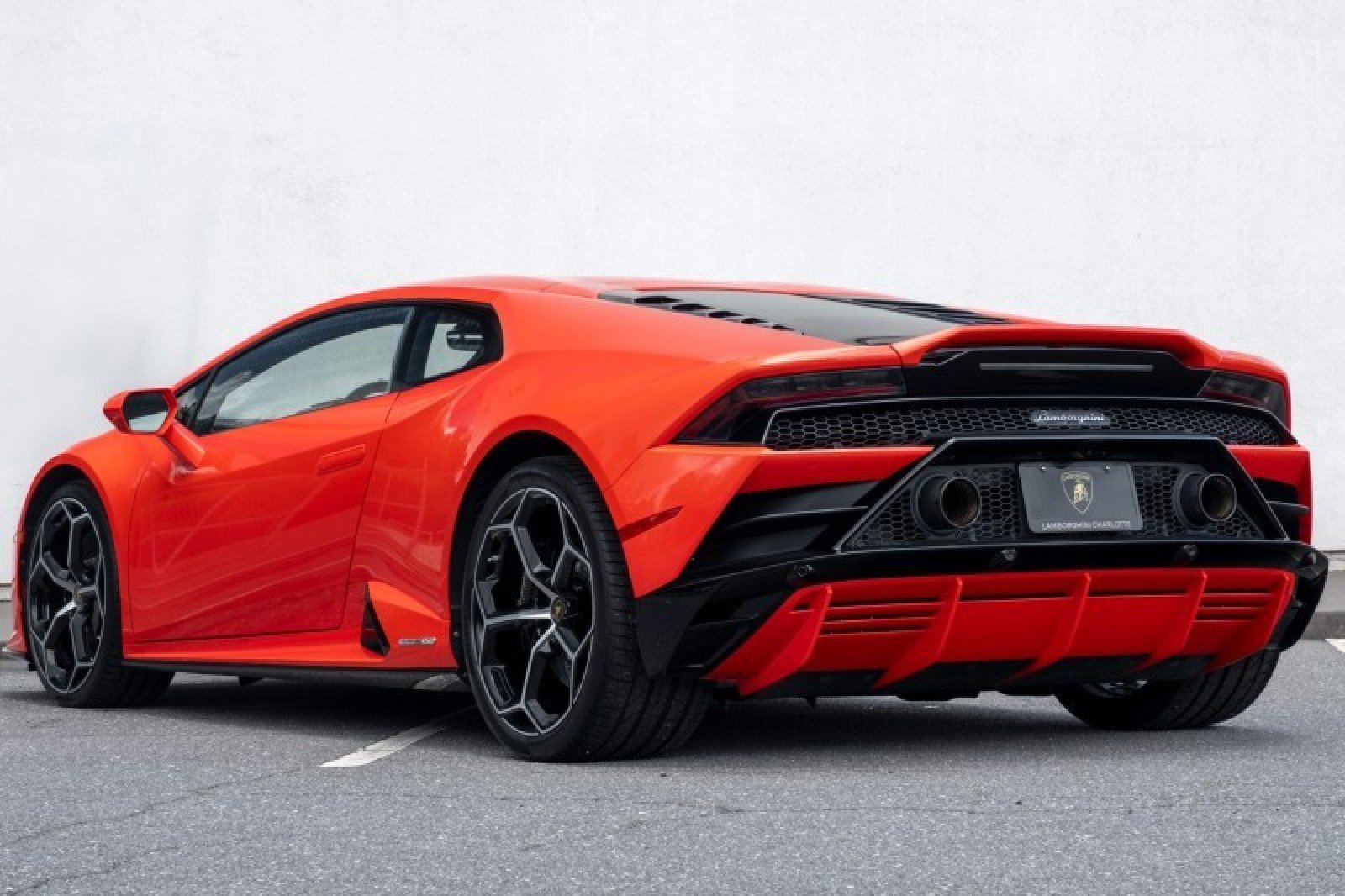 Used 2020 Lamborghini Huracan EVO AWD/4WD image 6