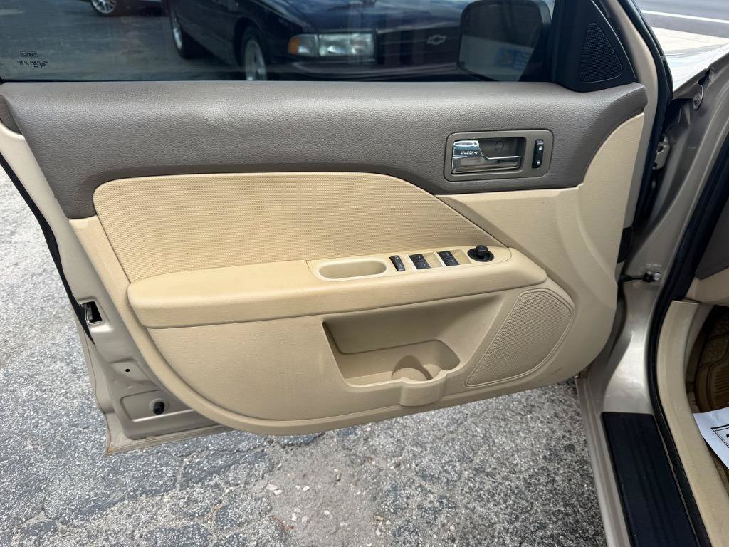 Used 2007 Mercury Milan Premier FWD image 13