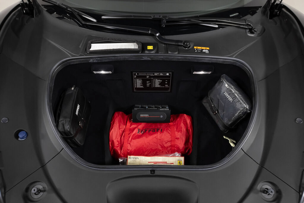 Used 2022 Ferrari F8 Tributo RWD image 22