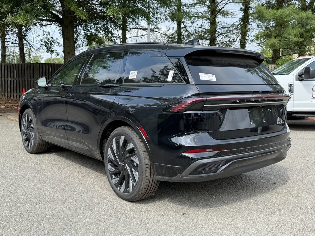New 2026 Lincoln Nautilus Reserve w/ Jet Appearance Package AWD/4WD image 4