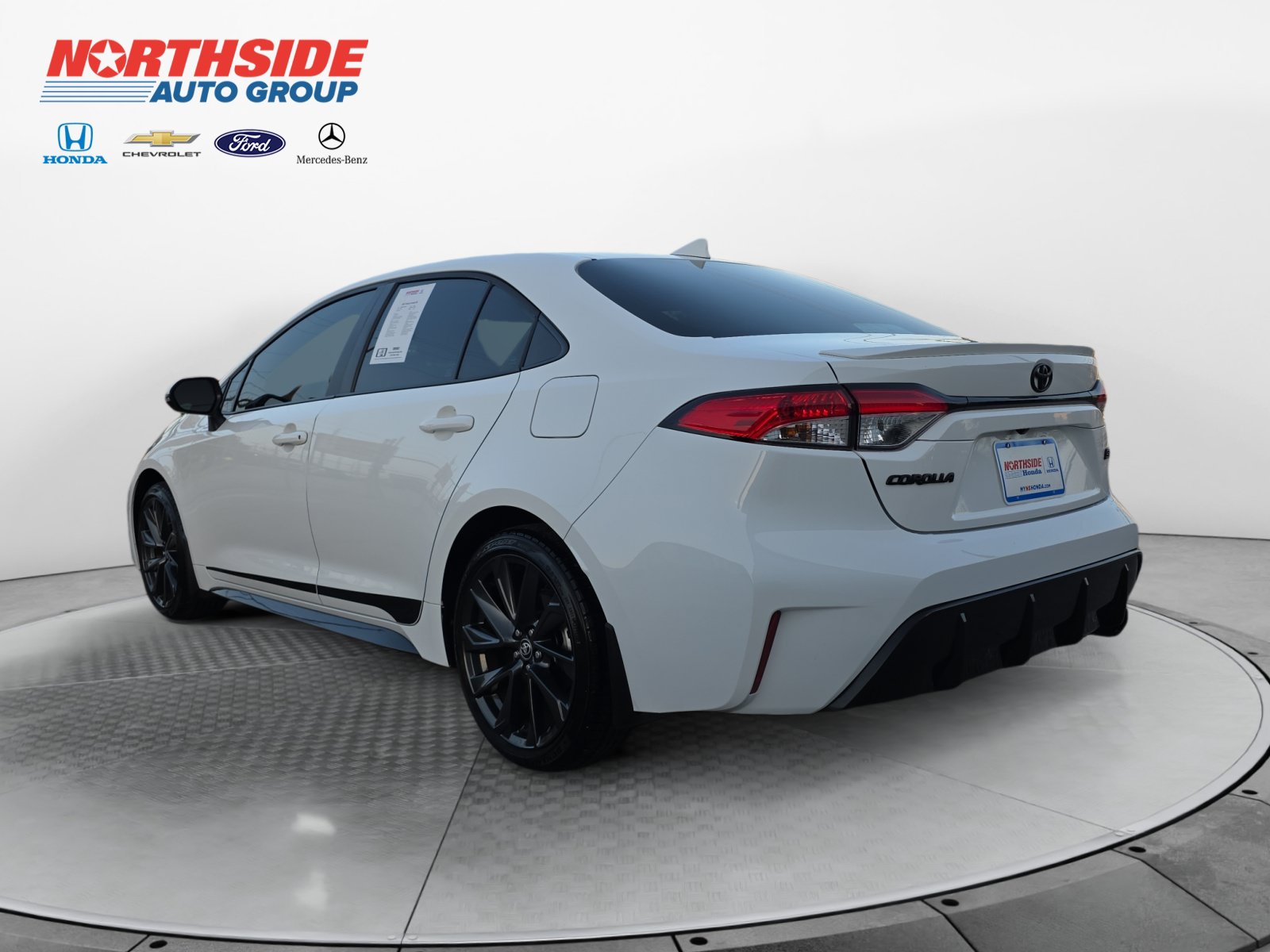 Used 2025 Toyota Corolla SE FWD image 5