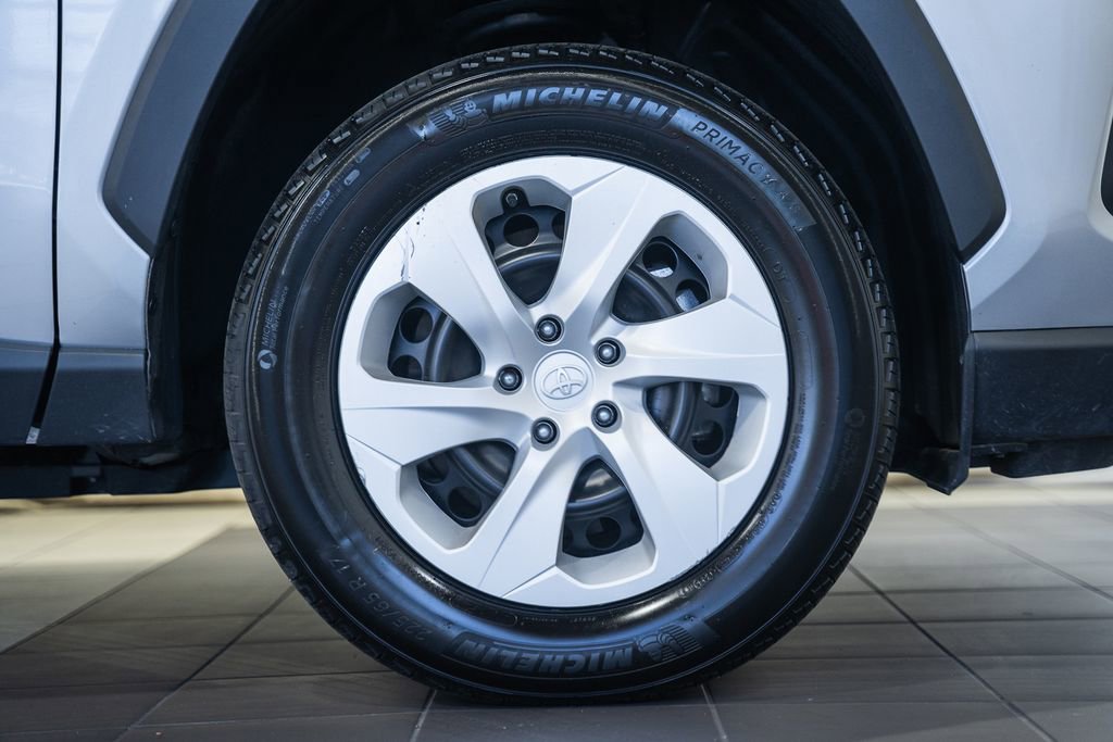 Used 2025 Toyota RAV4 LE image 14