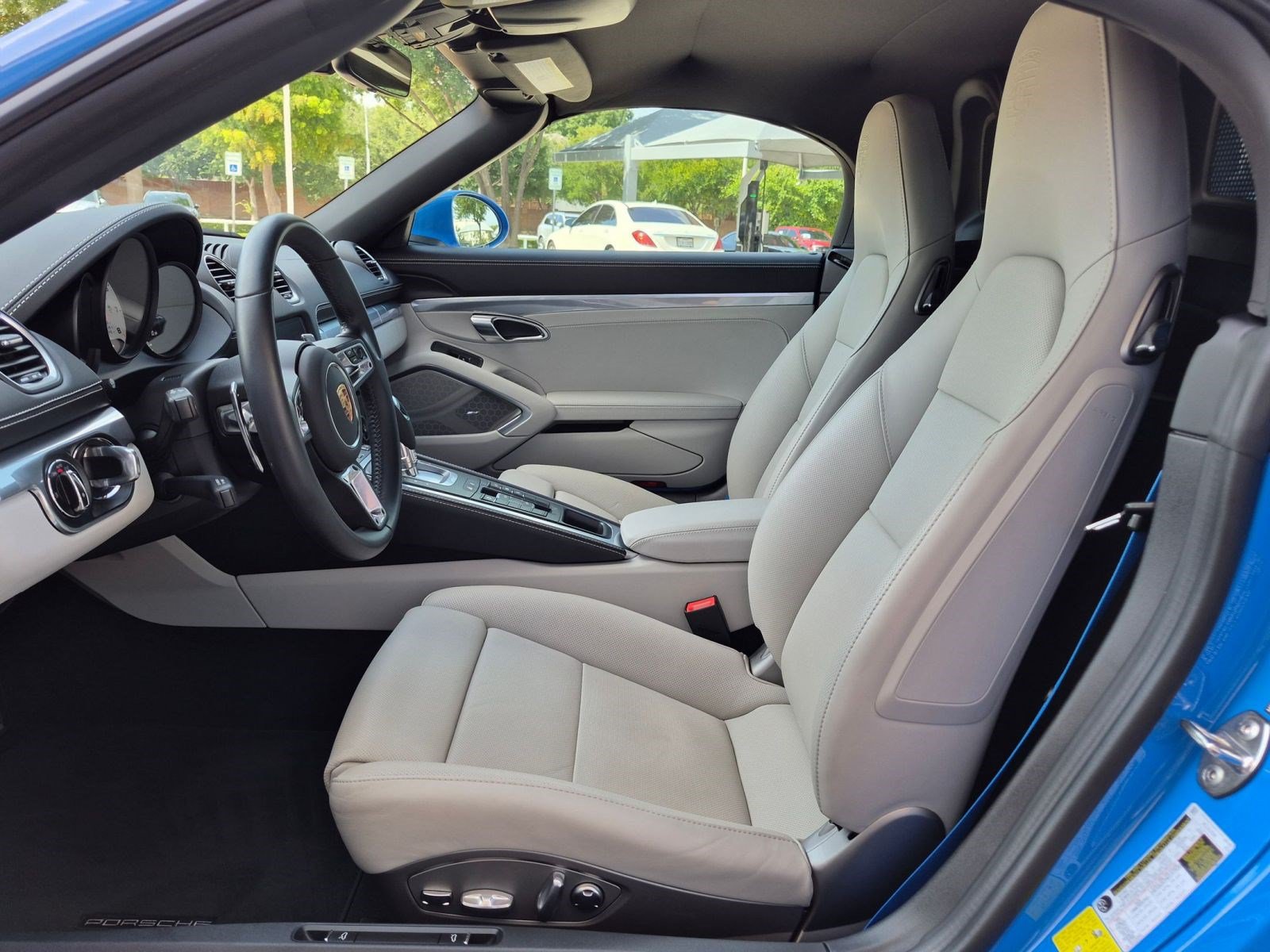 Certified 2025 Porsche 718 Boxster S RWD image 5