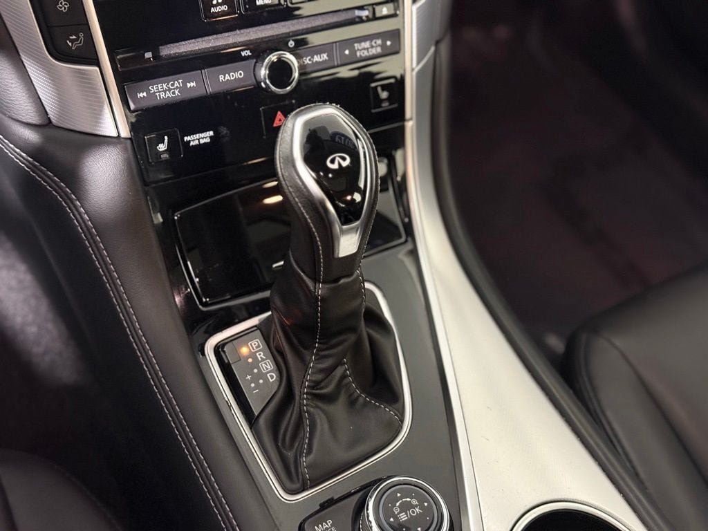 Used 2019 INFINITI Q50 Luxe w/ Essential Package (3.0T Luxe) AWD/4WD image 16