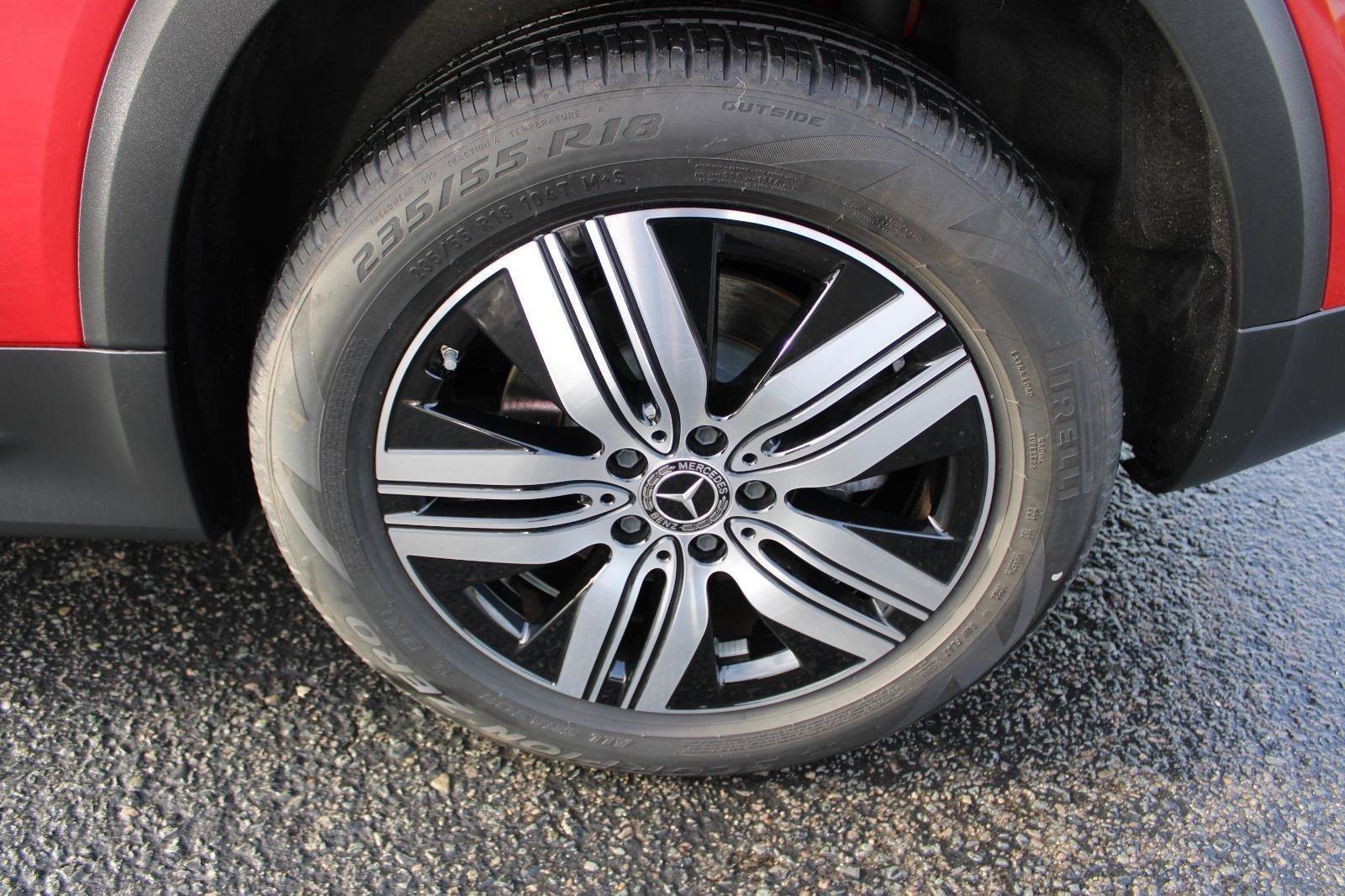 Used 2023 Mercedes-Benz EQB 300 4MATIC image 12