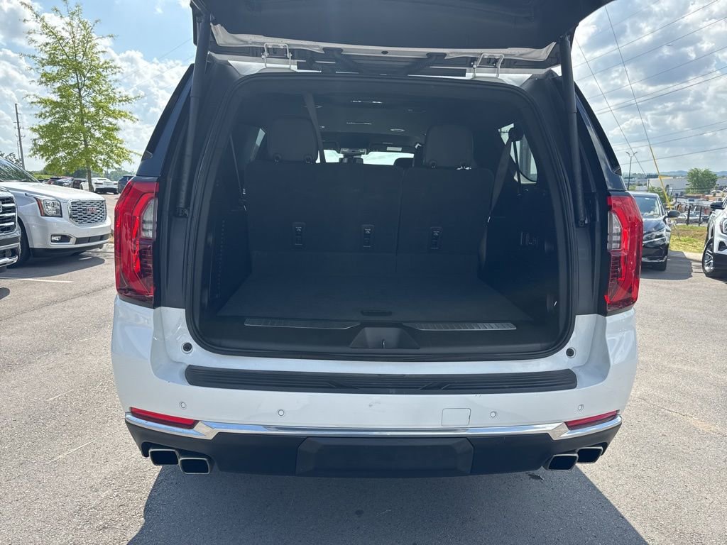 Used 2025 GMC Yukon XL Denali AWD/4WD image 32