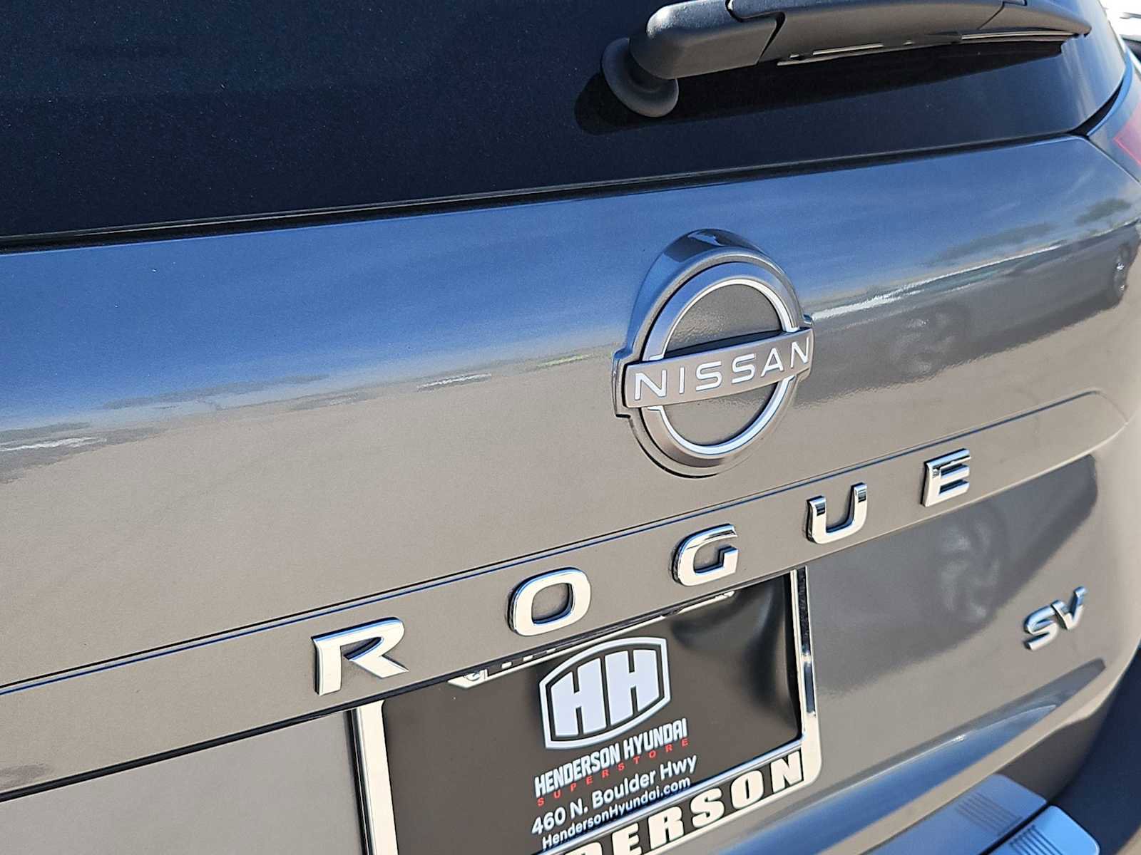 Used 2022 Nissan Rogue SV FWD image 12