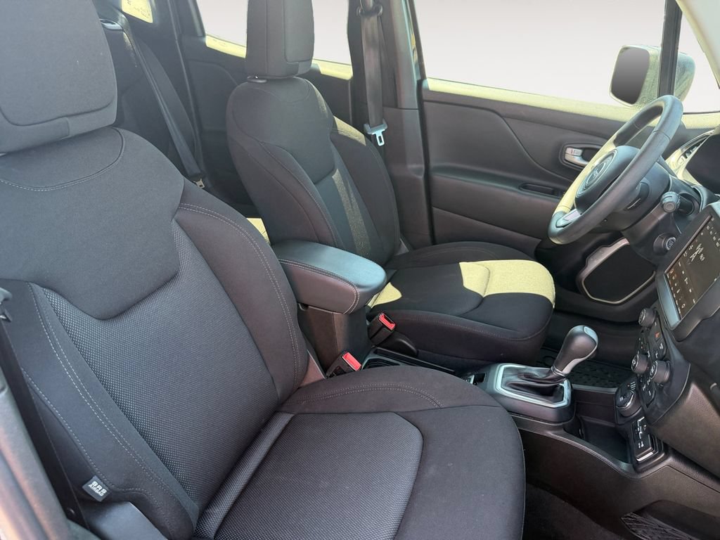 Used 2023 Jeep Renegade Latitude AWD/4WD image 15