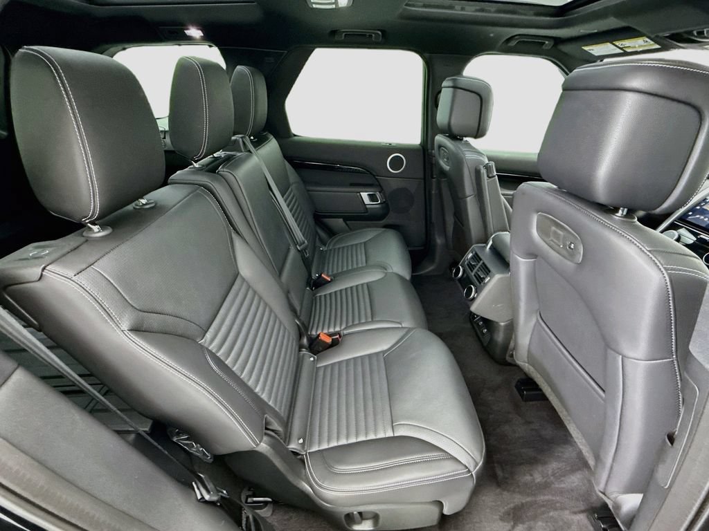 Certified 2025 Land Rover Discovery S AWD/4WD image 21