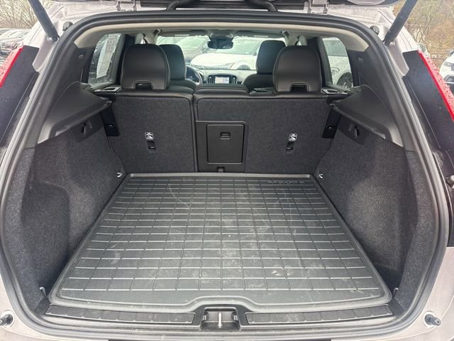 Used 2026 Volvo XC40 B5 Core w/ Climate Package image 7