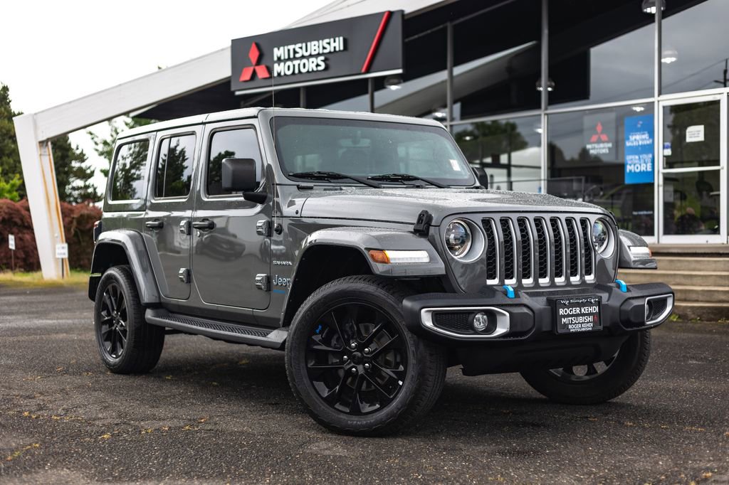 Used 2023 Jeep Wrangler Unlimited Sahara AWD/4WD image 1