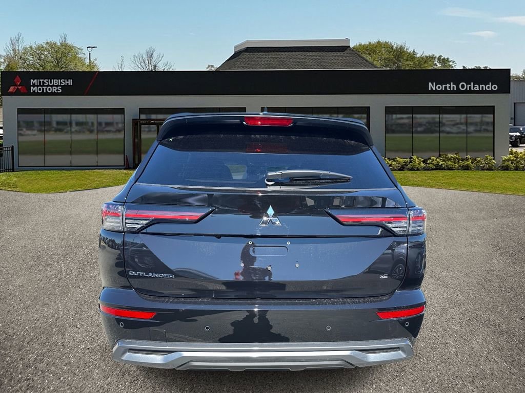 New 2026 Mitsubishi Outlander SE image 4