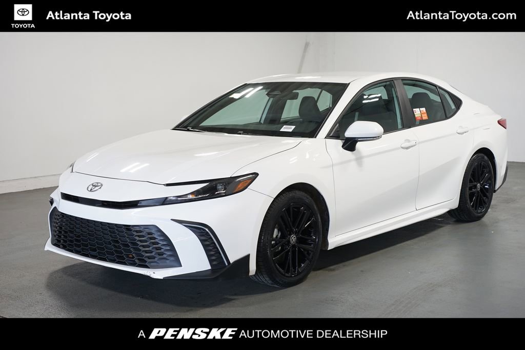 Certified 2025 Toyota Camry SE image 1