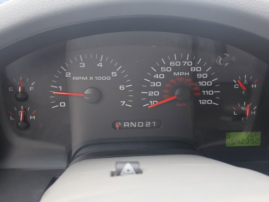 Used 2005 Ford F150 XL AWD/4WD image 2