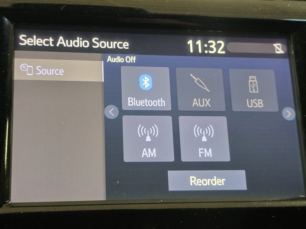 Used 2018 Toyota Camry SE image 3