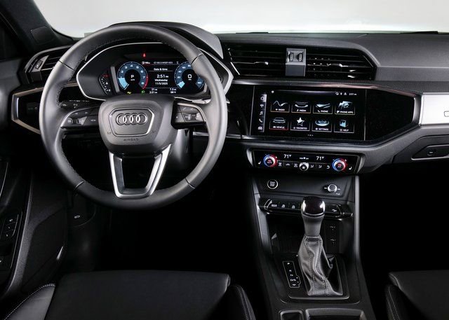 New 2025 Audi Q3 2.0T Premium image 12