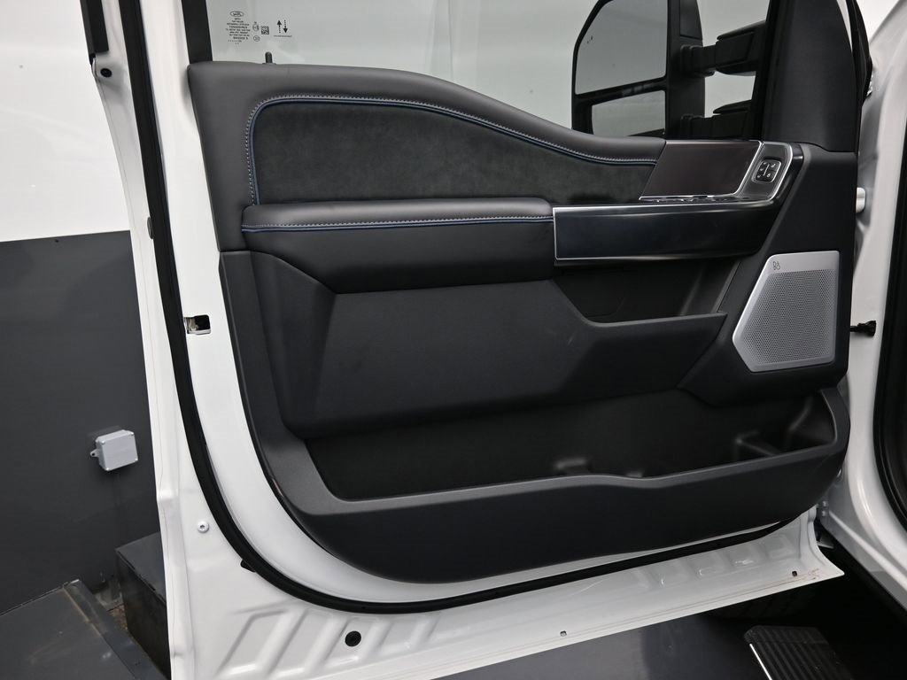 New 2026 Ford F250 Platinum image 3