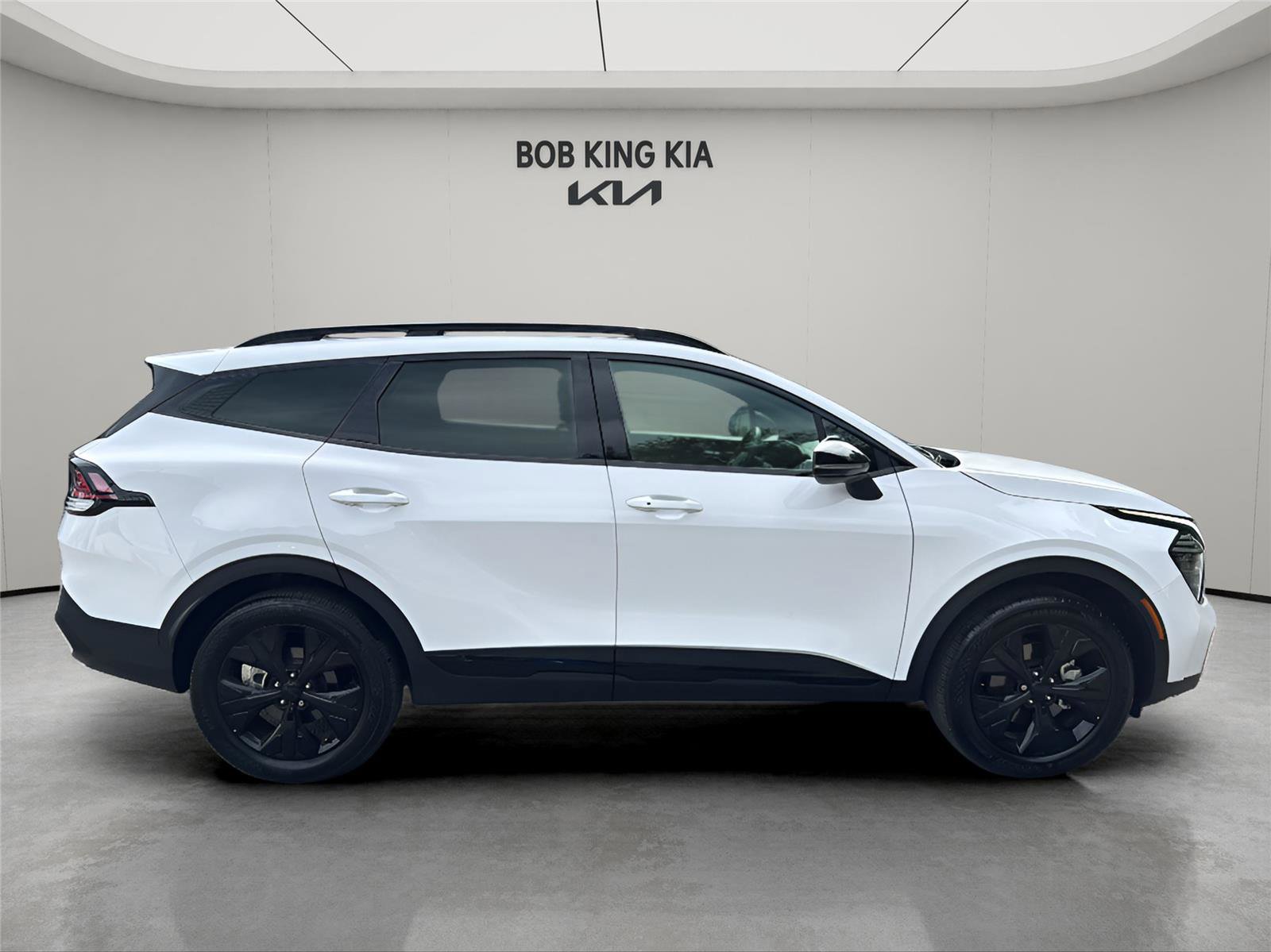 Used 2025 Kia Sportage X-Line w/ Premium Package image 6