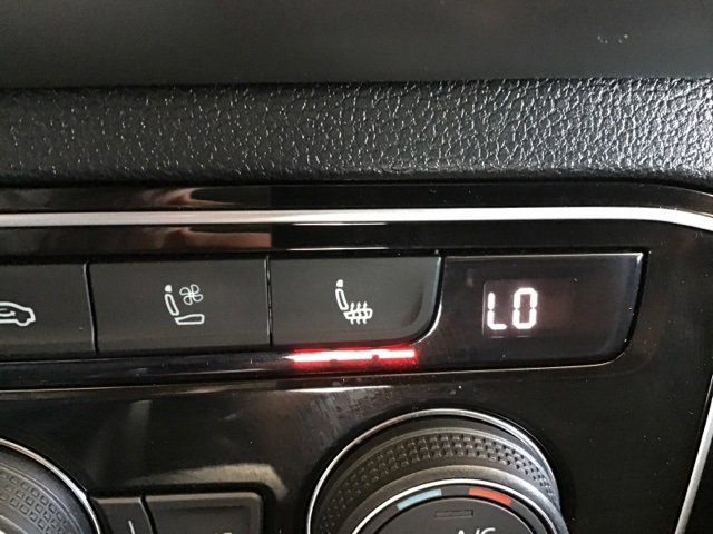 Used 2021 Volkswagen Atlas SEL Premium image 30