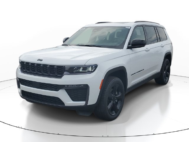New 2026 Jeep Grand Cherokee L Limited w/ Limited Altitude Package AWD/4WD image 2