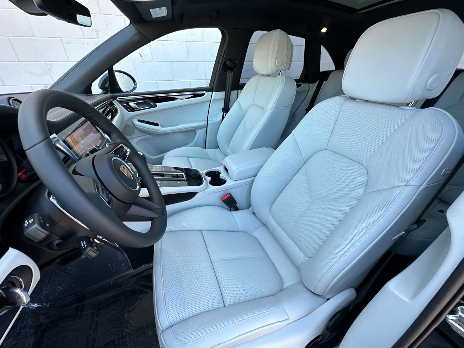 New 2025 Porsche Macan AWD/4WD image 5