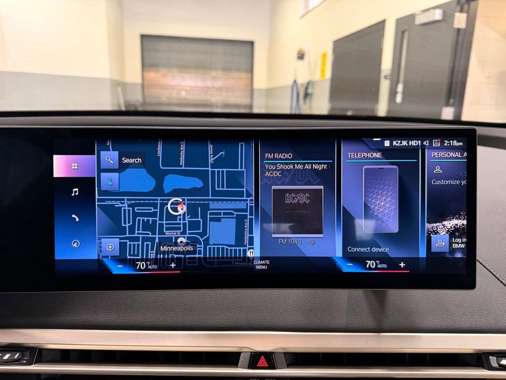 Used 2023 BMW iX xDrive50 w/ Premium Package image 16