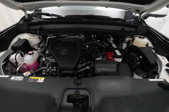 Used 2024 Toyota Grand Highlander Limited image 3